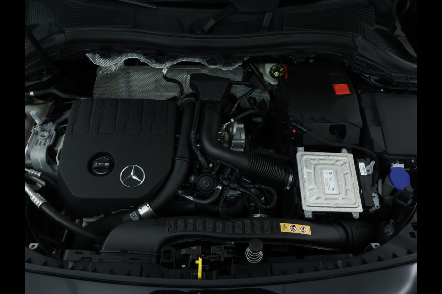Mercedes-Benz B-Klasse 180 Advantage Achteruitrijcamera | Ledkoplampen | EASY PACK achterklep | Navigatiesysteem met harde schijf. Inclusief 24 maanden MB Certified garantie voor Europa.