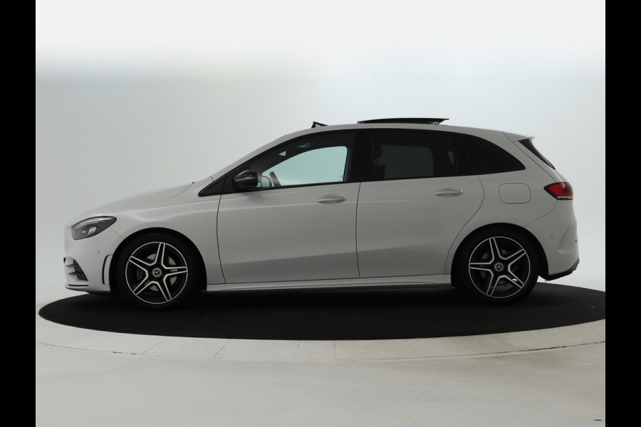 Mercedes-Benz B-Klasse 200 Business Solution AMG AMG Line | Night Pakket | Panorama Schuif-Kanteldak | Memory voorstoelen | Sfeerverlichting. Inclusief 24 maanden MB Certified garantie voor Europa.