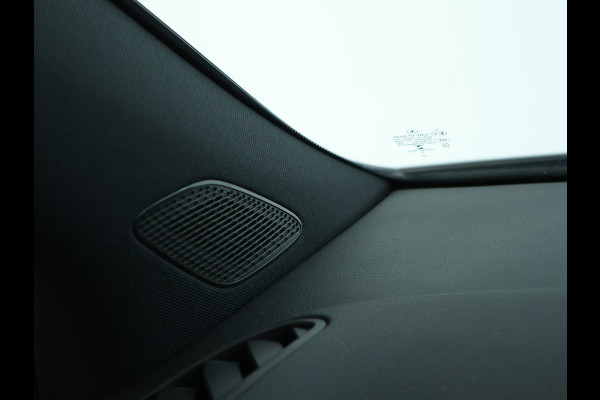 Mercedes-Benz B-Klasse 200 Business Solution AMG AMG Line | Night Pakket | Panorama Schuif-Kanteldak | Memory voorstoelen | Sfeerverlichting. Inclusief 24 maanden MB Certified garantie voor Europa.
