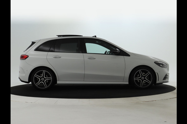 Mercedes-Benz B-Klasse 200 Business Solution AMG AMG Line | Night Pakket | Panorama Schuif-Kanteldak | Memory voorstoelen | Sfeerverlichting. Inclusief 24 maanden MB Certified garantie voor Europa.