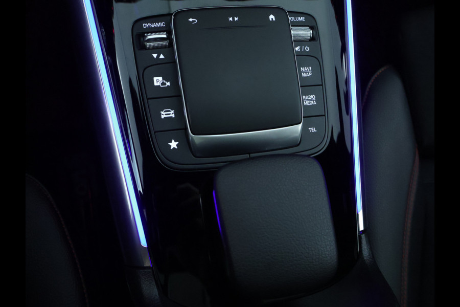 Mercedes-Benz B-Klasse 200 Business Solution AMG AMG Line | Night Pakket | Panorama Schuif-Kanteldak | Memory voorstoelen | Sfeerverlichting. Inclusief 24 maanden MB Certified garantie voor Europa.