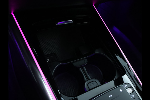 Mercedes-Benz B-Klasse 200 Business Solution AMG AMG Line | Night Pakket | Panorama Schuif-Kanteldak | Memory voorstoelen | Sfeerverlichting. Inclusief 24 maanden MB Certified garantie voor Europa.