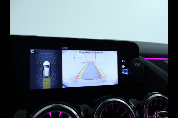 Mercedes-Benz B-Klasse 200 Business Solution AMG AMG Line | Night Pakket | Panorama Schuif-Kanteldak | Memory voorstoelen | Sfeerverlichting. Inclusief 24 maanden MB Certified garantie voor Europa.