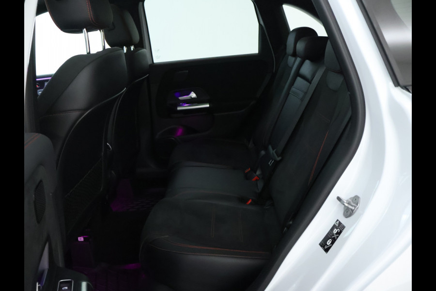 Mercedes-Benz B-Klasse 200 Business Solution AMG AMG Line | Night Pakket | Panorama Schuif-Kanteldak | Memory voorstoelen | Sfeerverlichting. Inclusief 24 maanden MB Certified garantie voor Europa.