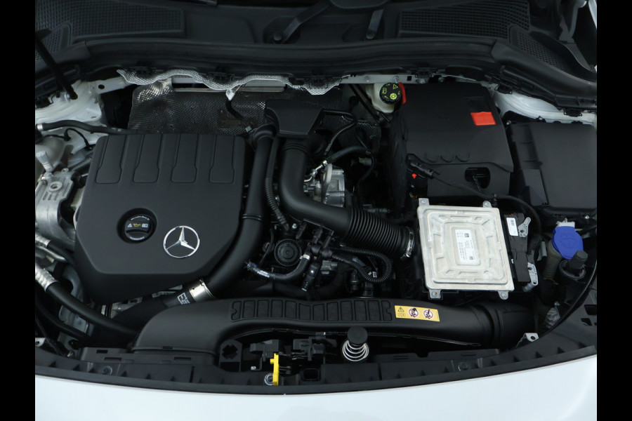 Mercedes-Benz B-Klasse 200 Business Solution AMG AMG Line | Night Pakket | Panorama Schuif-Kanteldak | Memory voorstoelen | Sfeerverlichting. Inclusief 24 maanden MB Certified garantie voor Europa.