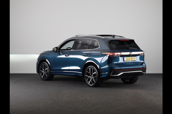 Volkswagen Tiguan 1.5 eHybrid R-Line Business 204 PK | Panoramaschuif-kanteldak | 20" lm velgen 'leeds' | Comfort pakket | Verlengde garantie 11/2028 |
