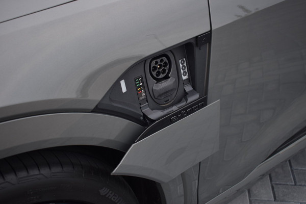 Audi Q8 e-tron 55 quattro 408pk 115kWh | Pano | Camera | Luchtvering | 22"