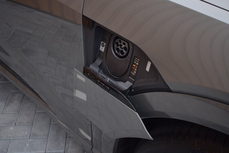 Audi Q8 e-tron 55 quattro 408pk 115kWh | Pano | Camera | Luchtvering | 22"