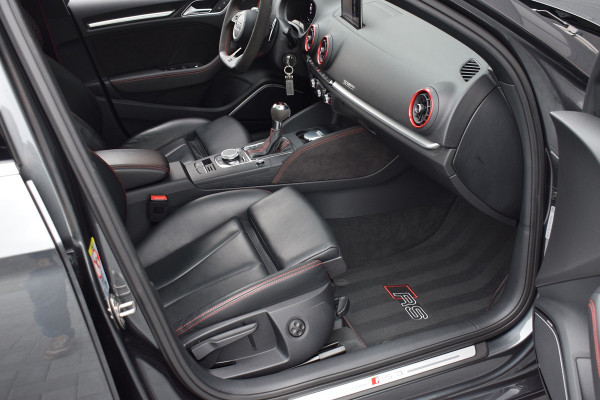 Audi RS3 Limousine 2.5 TFSI 400pk Quattro Pano | Magnetic ride | B&O