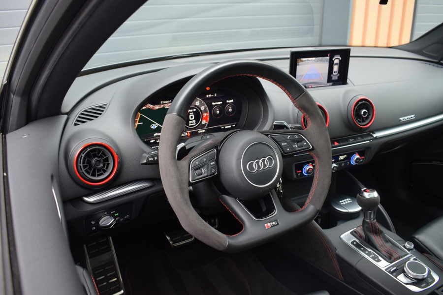 Audi RS3 Limousine 2.5 TFSI 400pk Quattro Pano | Magnetic ride | B&O