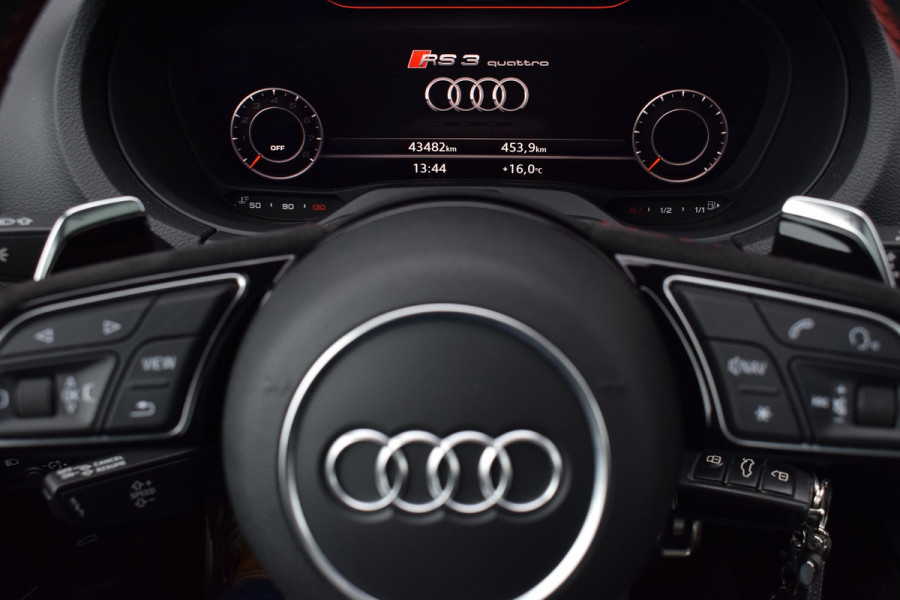 Audi RS3 Limousine 2.5 TFSI 400pk Quattro Pano | Magnetic ride | B&O