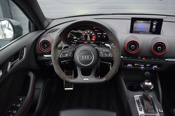 Audi RS3 Limousine 2.5 TFSI 400pk Quattro Pano | Magnetic ride | B&O