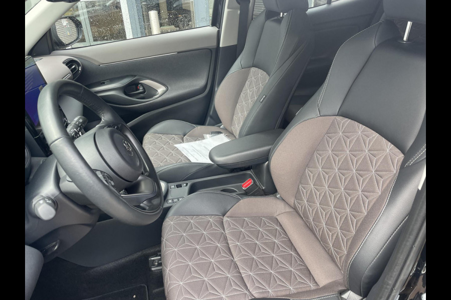 Toyota Yaris Cross 1.5 Hybrid 130 Executive | Stuur- & Stoelverwarming | Dodehoek detectie | Parkeersensoren | Navigatie