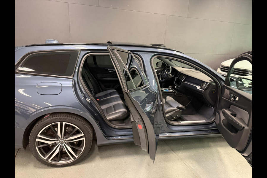 Volvo V60 2.0 T8 Twin Engine AWD R-Design PANO/DAB/H-KARDON/M-STOELEN/LEDER///