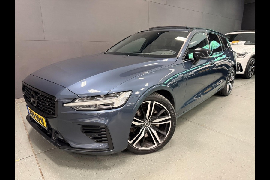 Volvo V60 2.0 T8 Twin Engine AWD R-Design PANO/DAB/H-KARDON/M-STOELEN/LEDER///