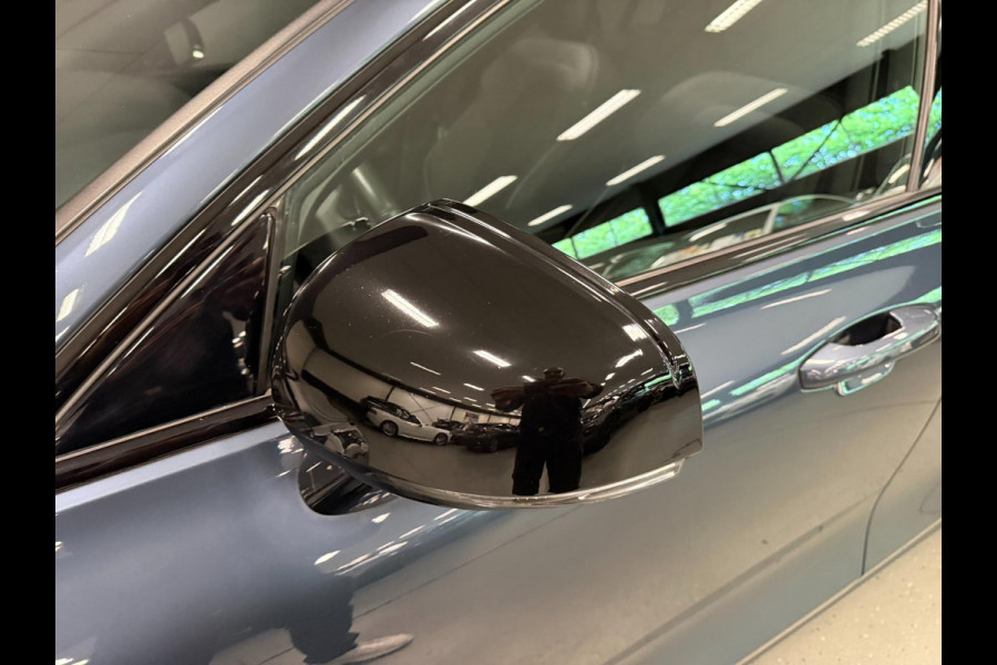 Volvo V60 2.0 T8 Twin Engine AWD R-Design PANO/DAB/H-KARDON/M-STOELEN/LEDER///