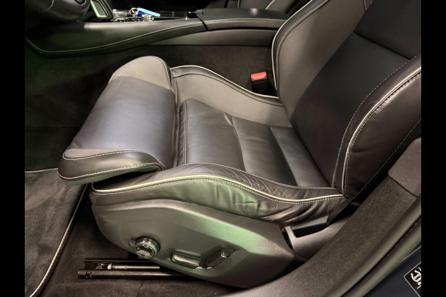 Volvo V60 2.0 T8 Twin Engine AWD R-Design PANO/DAB/H-KARDON/M-STOELEN/LEDER///