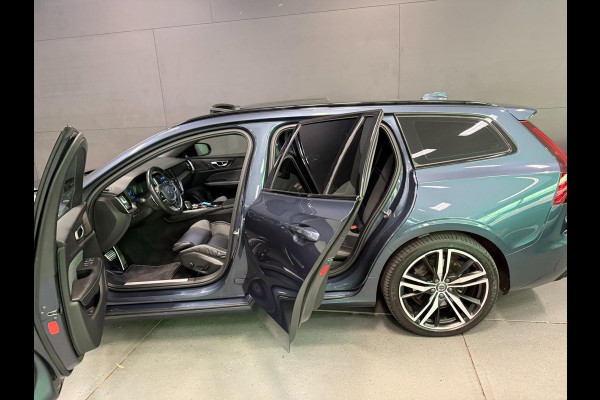 Volvo V60 2.0 T8 Twin Engine AWD R-Design PANO/DAB/H-KARDON/M-STOELEN/LEDER///