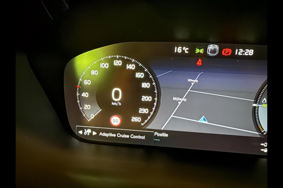 Volvo V60 2.0 T8 Twin Engine AWD R-Design PANO/DAB/H-KARDON/M-STOELEN/LEDER///