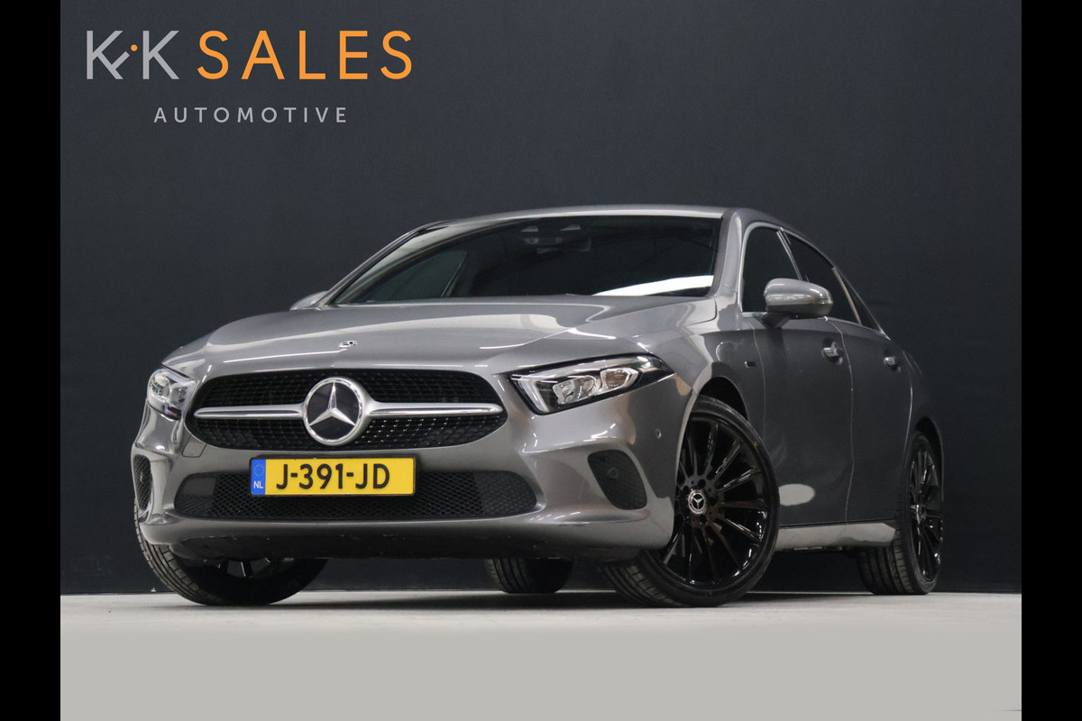 Mercedes-Benz A-Klasse 250 e Luxury Limited [SFEERVERLICHTING, TREKHAAK, CAMERA, PDC 360, CRUISE CONTROL, STOELVERWARMING, FLIPPERS, BLUETOOTH TELEFOON, AUTO AIRCO, NAVIGATIE, NIEUWSTAAT]