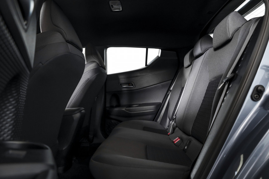 Toyota C-HR 1.8 Hybrid Active - Automaat | Adapt. Cruise | Camera | App. Connect | ECC | DAB | LM 17" | Trekhaak |