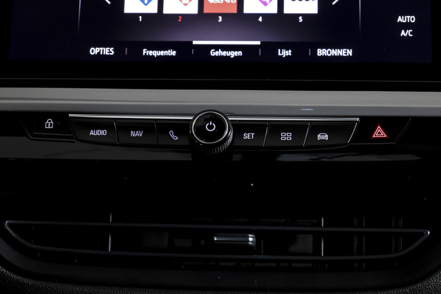 Opel Grandland 1.2 Turbo 130 PK GS Line | Dig. Cockpit | Cruise | PDC | Camera | NAV + App. Connect | ECC | DAB | LM 18" | Trekhaak |