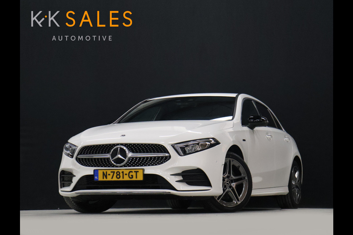 Mercedes-Benz A-Klasse 250 e AMG Sport [SFEERVERLICHTING, CAMERA, PDC 360, APPLE CARPLAY, ANDROID AUTO, BURMESTER, CRUISE CONTROL, STOELVERWARMING, FLIPPERS, NIEUWSTAAT]