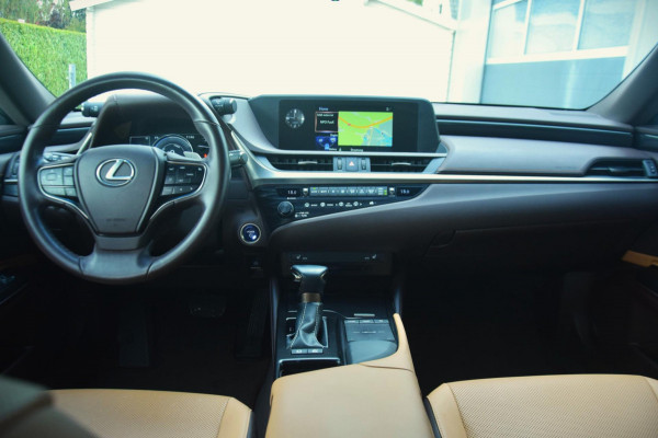 Lexus ES 300h Business Line