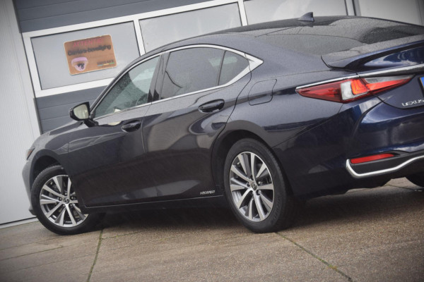 Lexus ES 300h Business Line