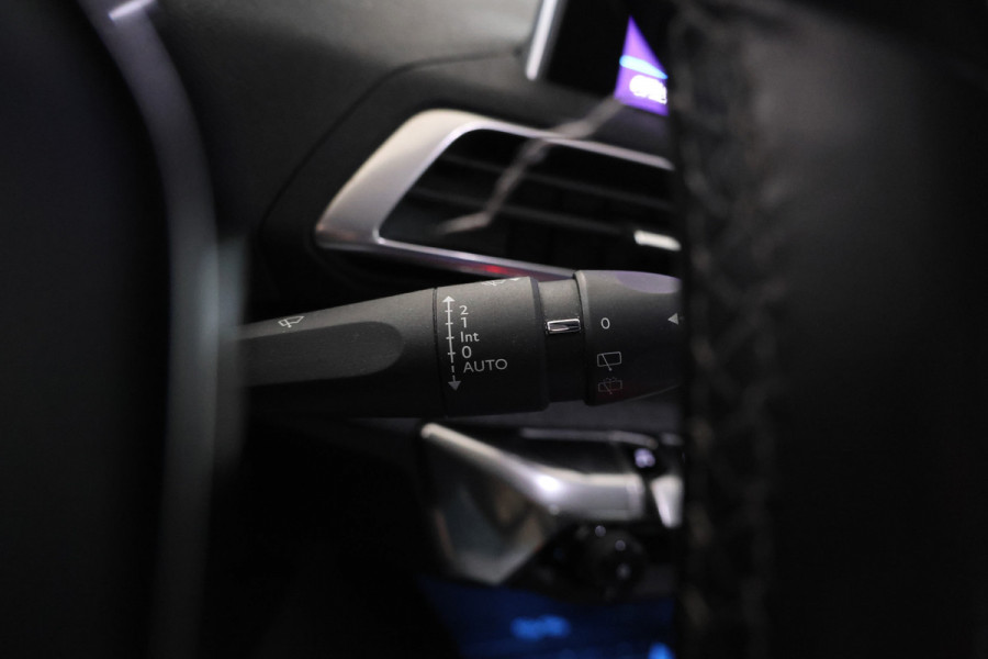 Peugeot 5008 1.2 PureTech Blue Lease Premium 7 zit, Navigatie, Climate,