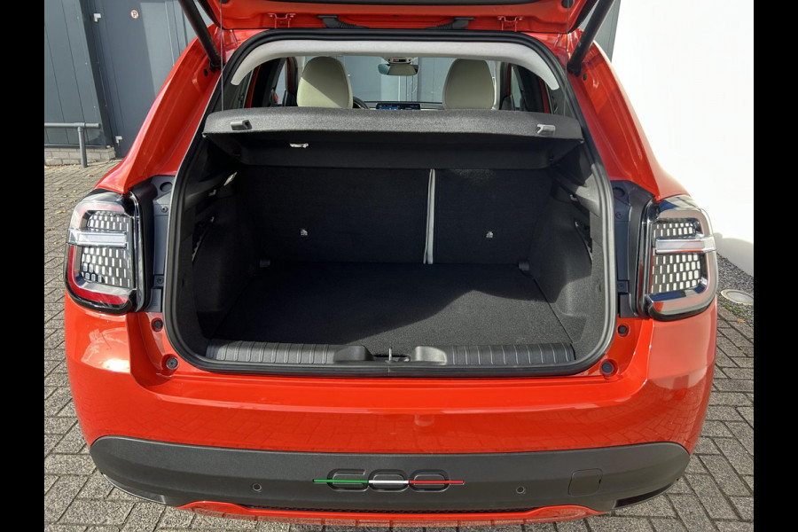 Fiat 600E La Prima 54 kWh | Zeer compleet | Prijs is rijklaar