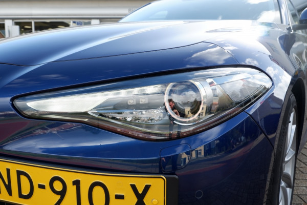 Alfa Romeo Giulia 2.0T Super / INCL. 12 mnd BOVAG / 200PK/ Leder