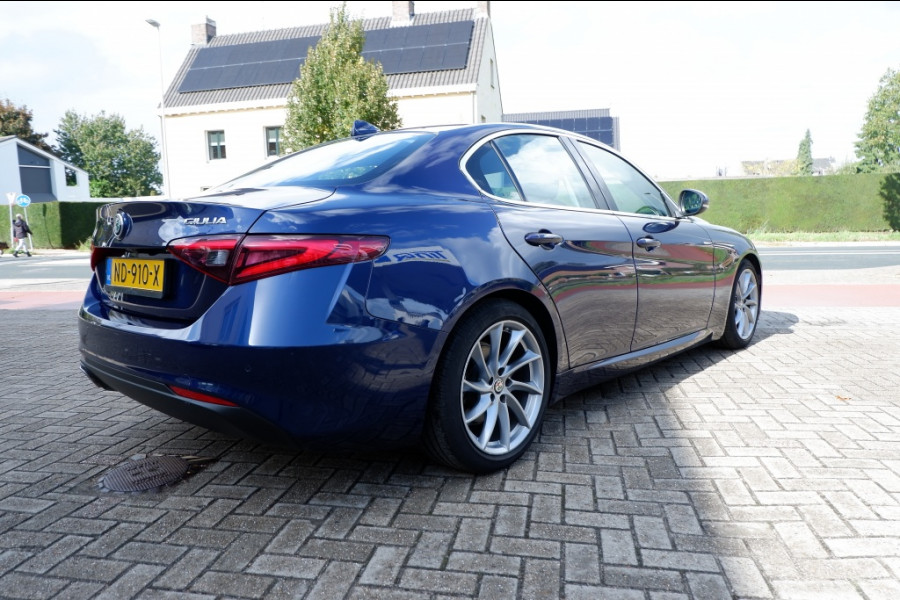 Alfa Romeo Giulia 2.0T Super / INCL. 12 mnd BOVAG / 200PK/ Leder