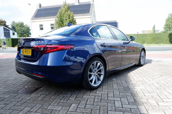 Alfa Romeo Giulia 2.0T Super / INCL. 12 mnd BOVAG / 200PK/ Leder