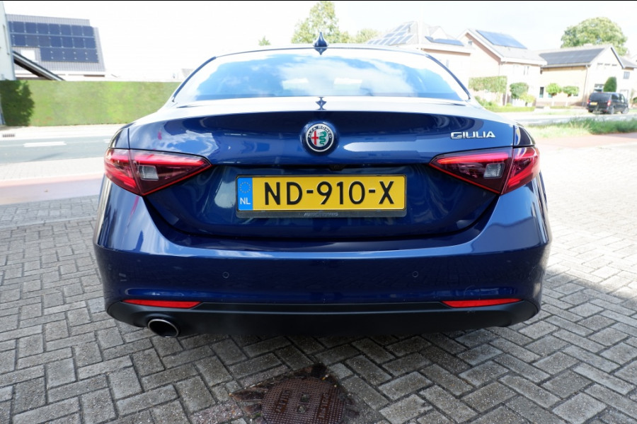 Alfa Romeo Giulia 2.0T Super / INCL. 12 mnd BOVAG / 200PK/ Leder