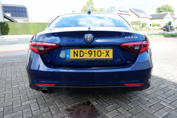 Alfa Romeo Giulia 2.0T Super / INCL. 12 mnd BOVAG / 200PK/ Leder