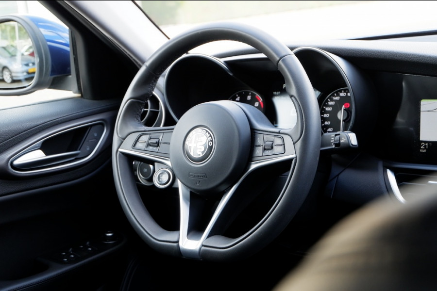 Alfa Romeo Giulia 2.0T Super / INCL. 12 mnd BOVAG / 200PK/ Leder