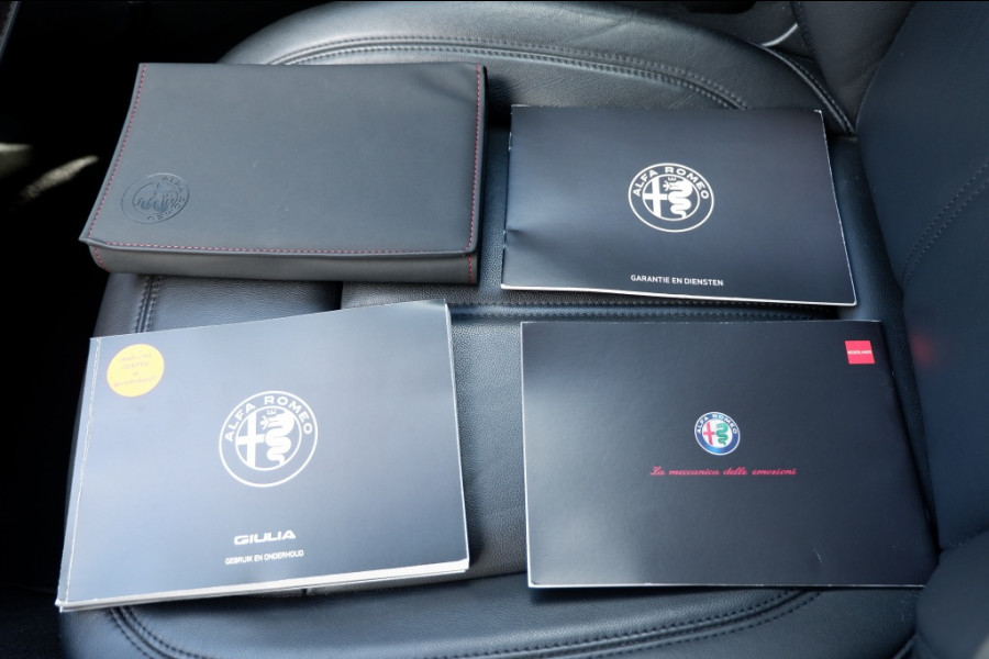 Alfa Romeo Giulia 2.0T Super / INCL. 12 mnd BOVAG / 200PK/ Leder