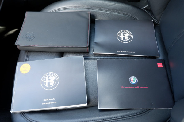 Alfa Romeo Giulia 2.0T Super / INCL. 12 mnd BOVAG / 200PK/ Leder