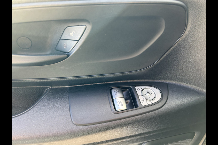 Mercedes-Benz Vito 114 CDI Lang / 9G-TRONIC / Trekhaak / Camera / Parkeersensoren / Navigatie / Cruise control / Airco / Achterdeuren