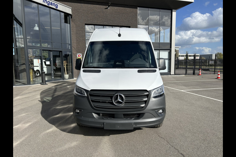 Mercedes-Benz Sprinter 317 CDI L2 H2 PRO Facelift / LED / MBUX / Navigatie / Camera / Parkeersensoren / Cruise control / Airco / 270 Graden achterdeure
