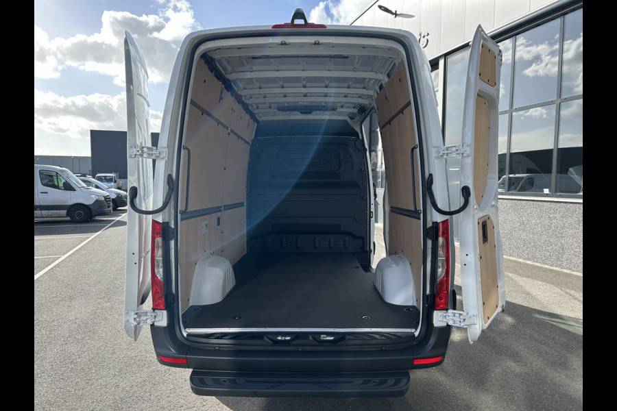 Mercedes-Benz Sprinter 317 CDI L2 H2 PRO Facelift / LED / MBUX / Navigatie / Camera / Parkeersensoren / Cruise control / Airco / 270 Graden achterdeure