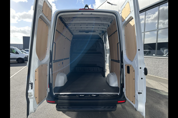 Mercedes-Benz Sprinter 317 CDI L2 H2 PRO Facelift / LED / MBUX / Navigatie / Camera / Parkeersensoren / Cruise control / Airco / 270 Graden achterdeure