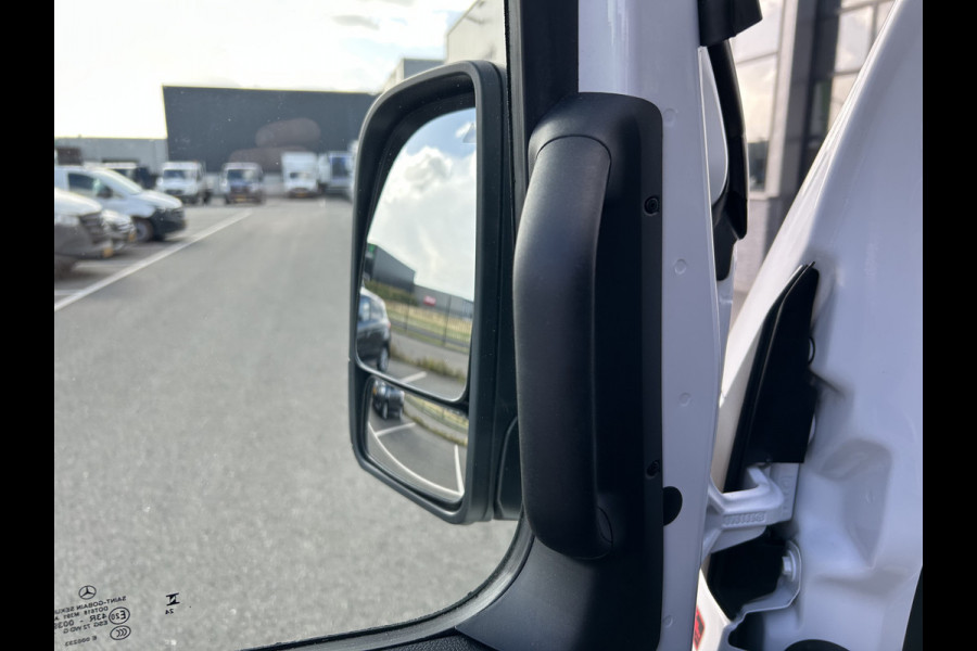 Mercedes-Benz Sprinter 317 CDI L2 H2 PRO Facelift / LED / MBUX / Navigatie / Camera / Parkeersensoren / Cruise control / Airco / 270 Graden achterdeure