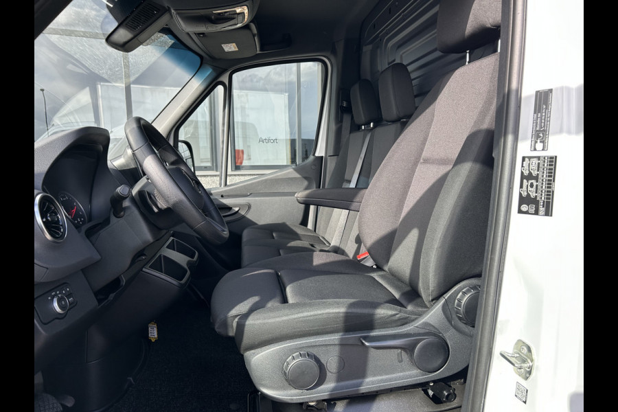 Mercedes-Benz Sprinter 317 CDI L2 H2 PRO Facelift / LED / MBUX / Navigatie / Camera / Parkeersensoren / Cruise control / Airco / 270 Graden achterdeure