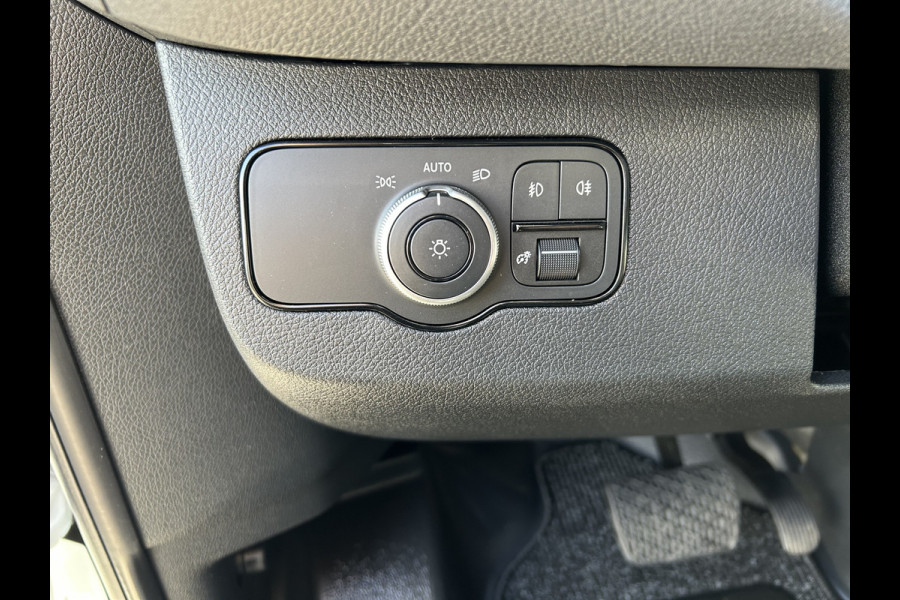 Mercedes-Benz Sprinter 317 CDI L2 H2 PRO Facelift / LED / MBUX / Navigatie / Camera / Parkeersensoren / Cruise control / Airco / 270 Graden achterdeure