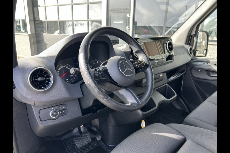 Mercedes-Benz Sprinter 317 CDI L2 H2 PRO Facelift / LED / MBUX / Navigatie / Camera / Parkeersensoren / Cruise control / Airco / 270 Graden achterdeure