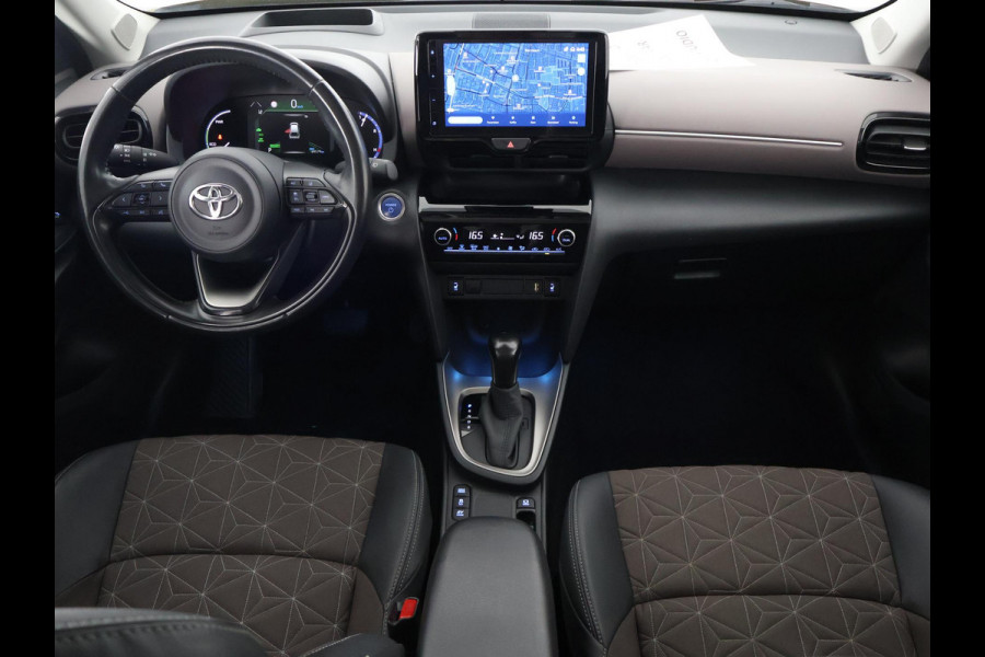 Toyota Yaris Cross 1.5 HYBRIDE EXECUTIVE BI-TONE GARANTIE TOT 9-2032 .Dodehoek detectie . JBL Audio . Stoel verwarming .