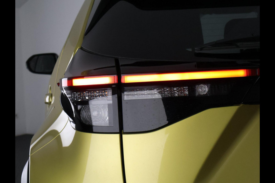 Toyota Yaris Cross 1.5 HYBRIDE EXECUTIVE BI-TONE GARANTIE TOT 9-2032 .Dodehoek detectie . JBL Audio . Stoel verwarming .