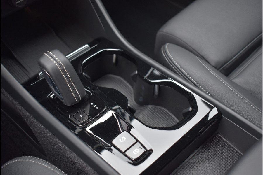 Volvo XC40 1.5 T5 Recharge R-Design 262 Pk Leder 360 Camera H/K Keyless Full Led 20 Inch